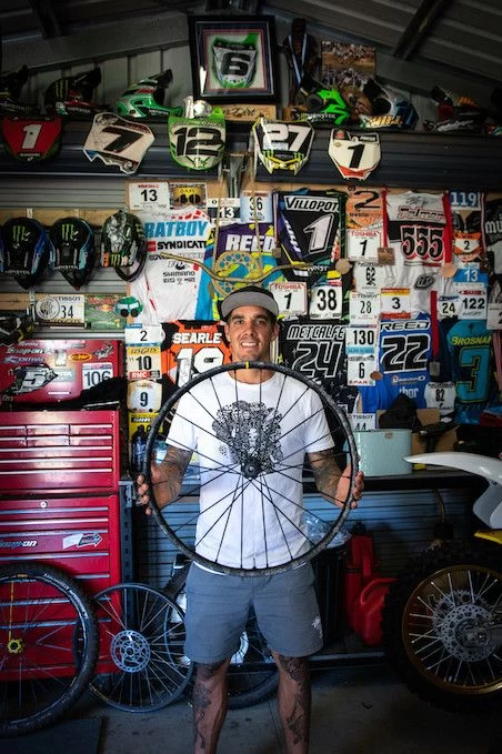 Mavic Deemax Pro 27.5 '' Front Wheel | Boost 15x110mm | Sam Hill Limited Edition 4 Mavic Deemax Pro 27.5 '' Front Wheel | Boost 15x110mm | Sam Hill Limited Edition - Image 4