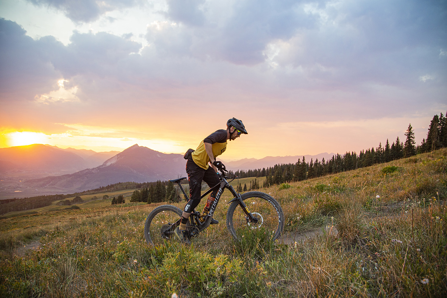 Mavic Bike Deals Store -Mavic Bike Deals Store zCement Creek road mountain biking sunset Crested Butte